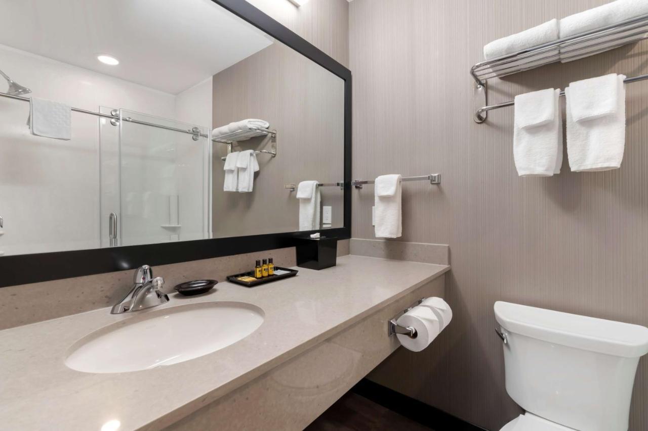 Best Western Plus East Side Saskatoon Esterno foto