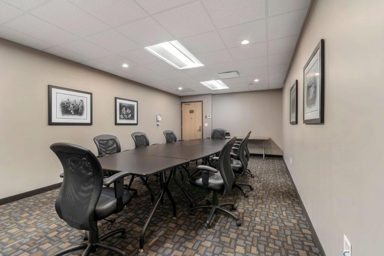 Best Western Plus East Side Saskatoon Esterno foto