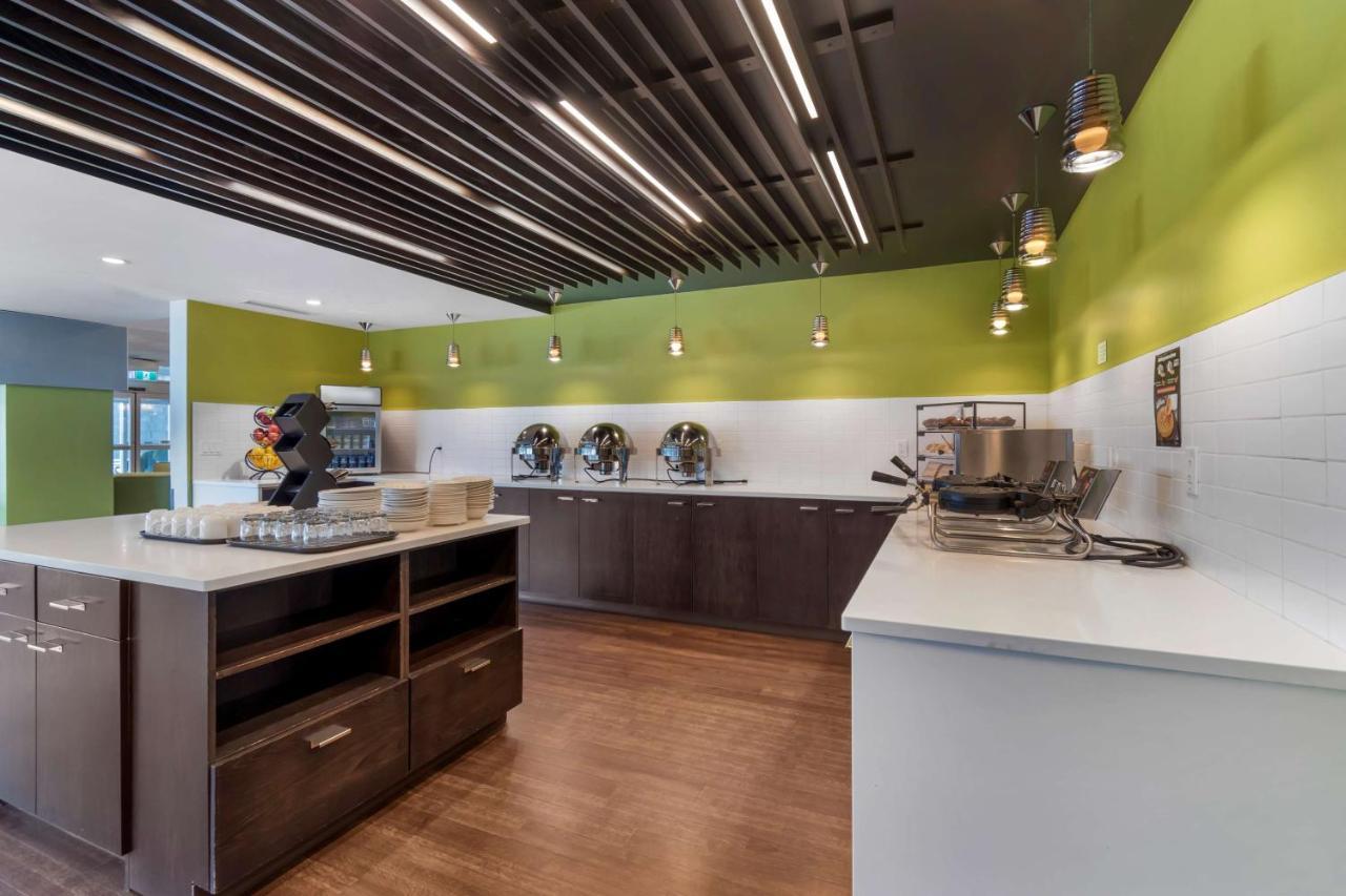 Best Western Plus East Side Saskatoon Esterno foto