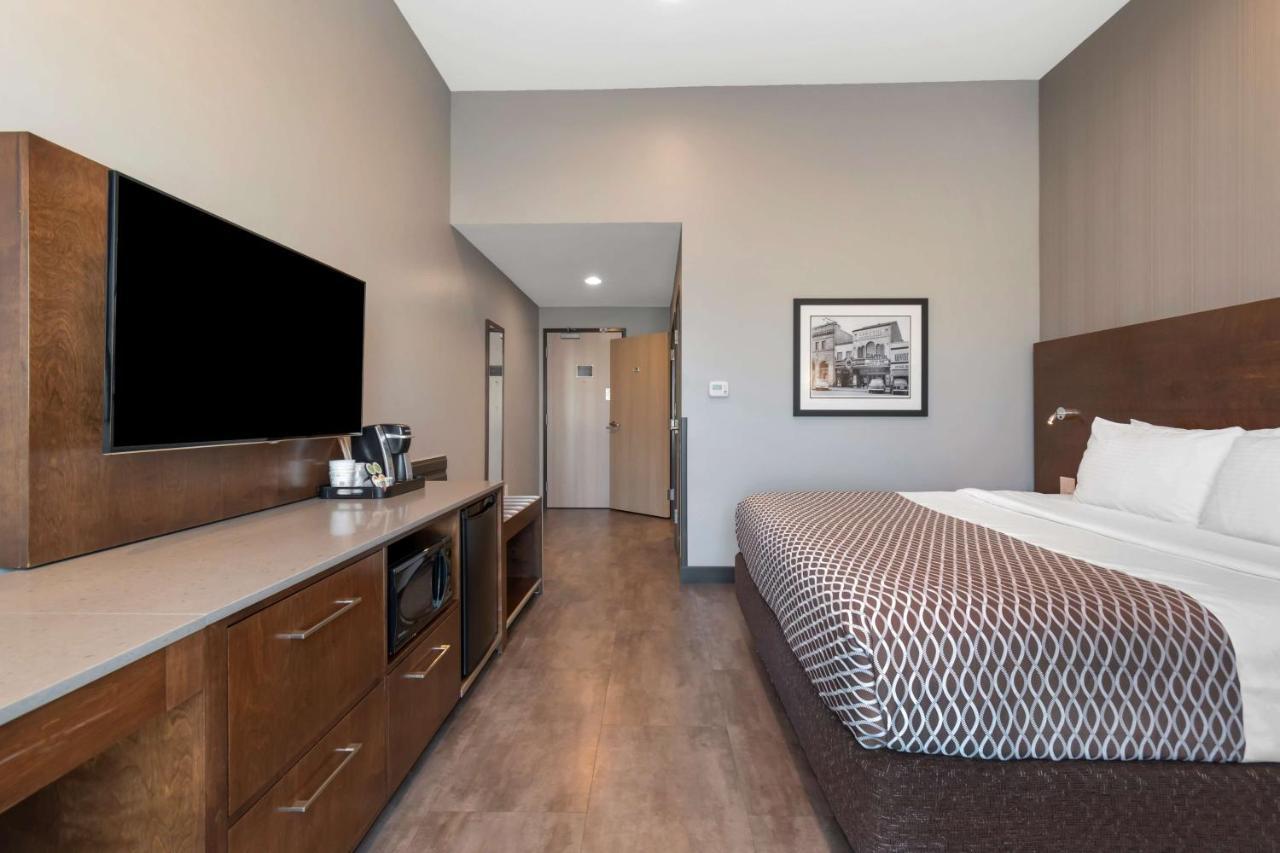 Best Western Plus East Side Saskatoon Esterno foto