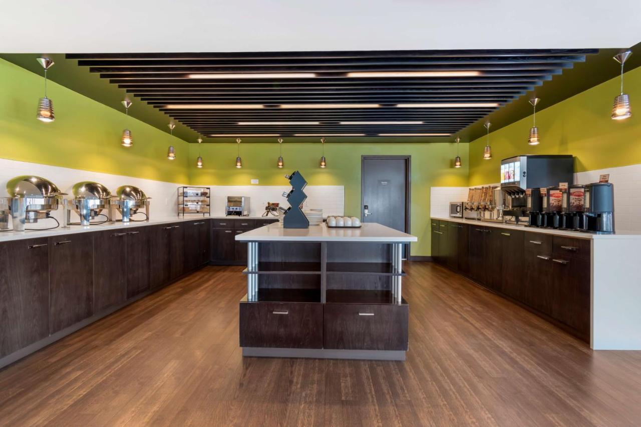 Best Western Plus East Side Saskatoon Esterno foto