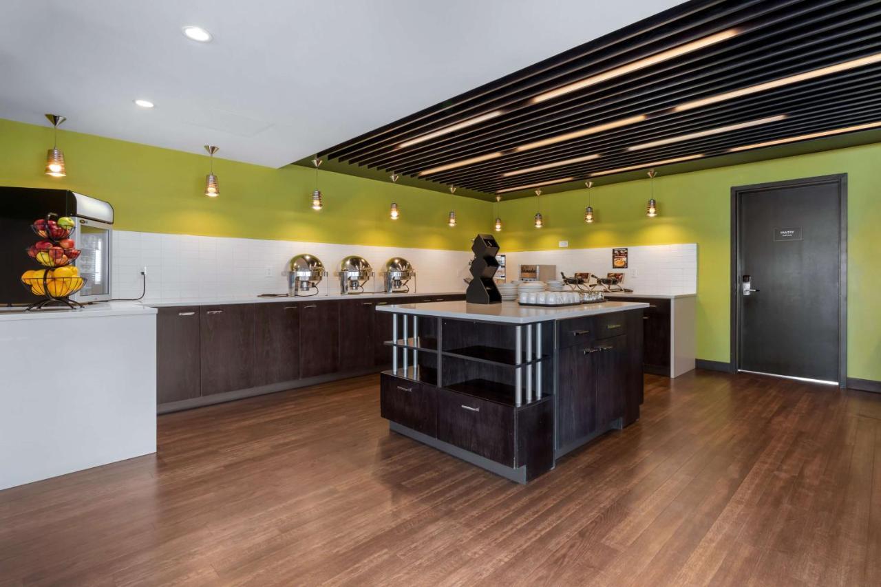 Best Western Plus East Side Saskatoon Esterno foto