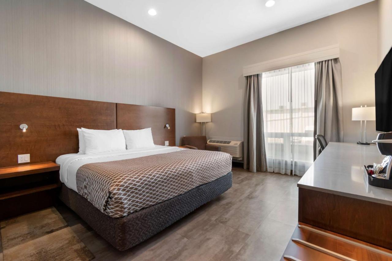 Best Western Plus East Side Saskatoon Esterno foto