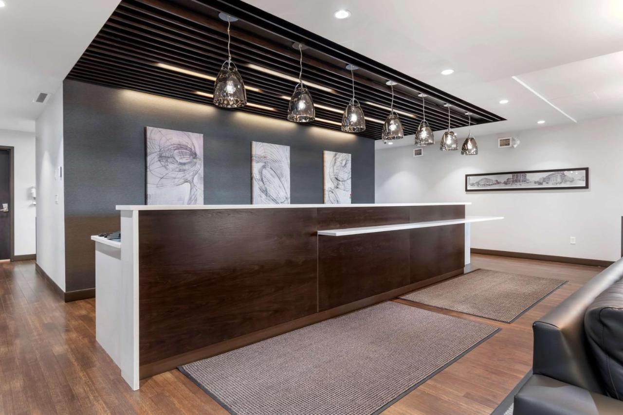 Best Western Plus East Side Saskatoon Esterno foto
